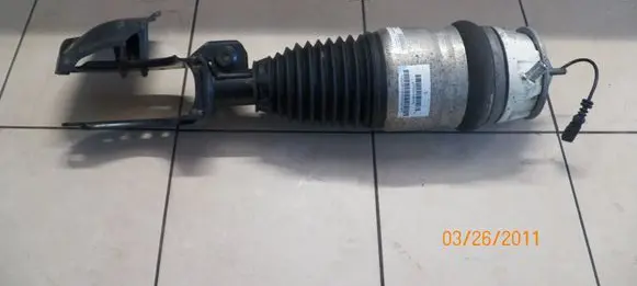 Porsche Cayenne (92A) Air suspension front shock absorber 7P5616039L