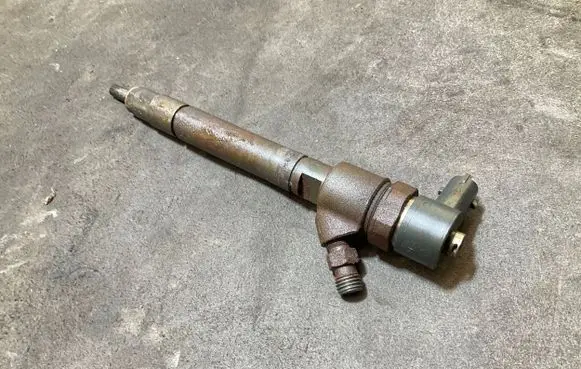 Volvo XC70 Fuel injector 0445110298