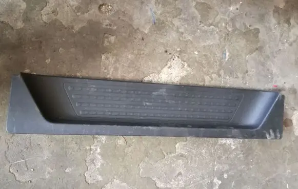 Volkswagen Transporter - Caravelle T5 Rear sill trim cover 7H0863725T