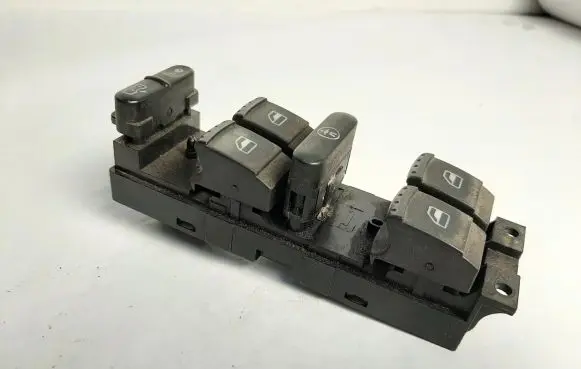Volkswagen PASSAT B5 Electric window control switch 1J4959857B