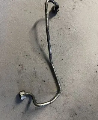 Fuel injector supply line/pipe