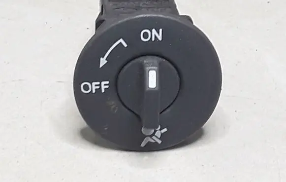 Renault Megane II Passenger airbag on/off switch 8200169589B