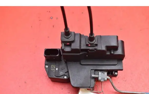 Chevrolet Captiva Front door lock A046818