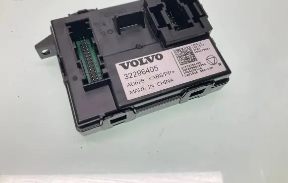 Volvo XC40 Other control units/modules 32296405 AD628