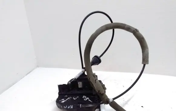 Renault Koleos I Front door lock