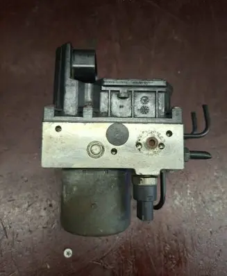 Audi A8 S8 D3 4E ABS Pump 4E0614517CP 4E0910517J