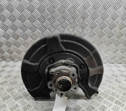 Rear wheel hub
