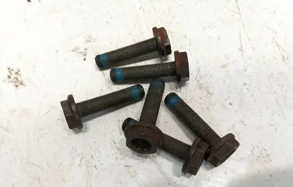 Volkswagen PASSAT B5 Nuts/bolts 