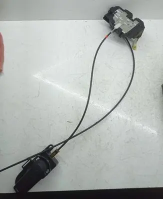 Nissan Note (E11) Front door lock