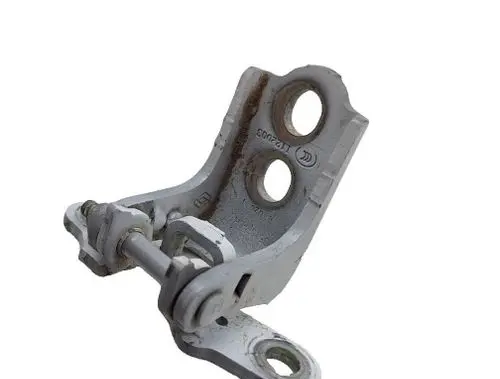 Renault Clio V Rear door lower hinge 0518R