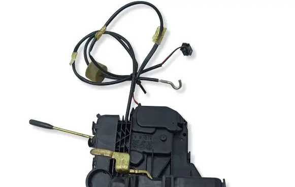 Mercedes-Benz C W203 Front door lock 2037200435