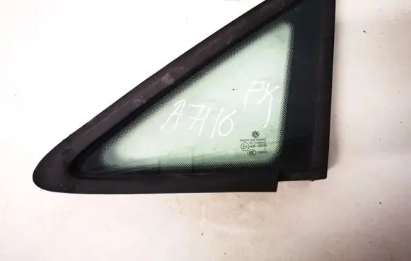 Volkswagen Touran I Front triangle window/glass 