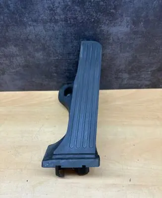 Volkswagen Touran I Accelerator throttle pedal 1T1721503H 6PV00868900