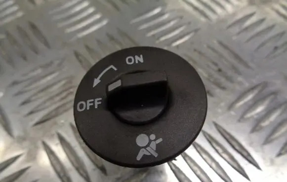 Renault Laguna II Other switches/knobs/shifts 8200169589C