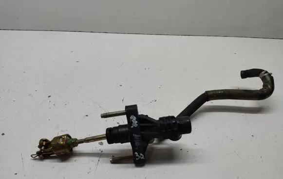 Toyota Corolla E120 E130 Clutch master cylinder 2680400