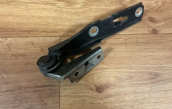 Audi A4 S4 B7 8E 8H Engine bonnet/hood hinges 8E0823301