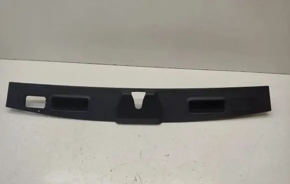 Mercedes-Benz ML W164 Tailgate/boot lid lock trim A1647400030 A1647470287