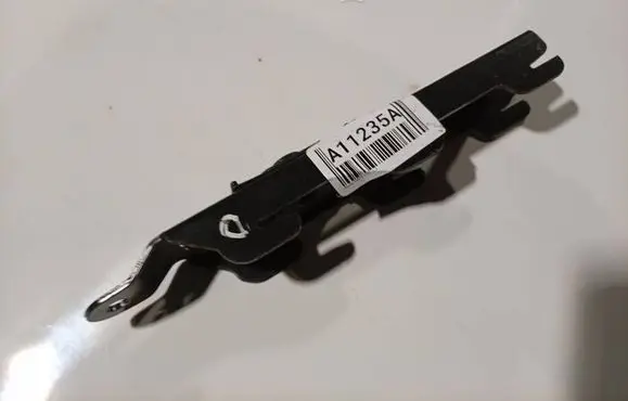 Skoda Fabia Mk1 (6Y) Seat belt adjustment rail 1J0857819