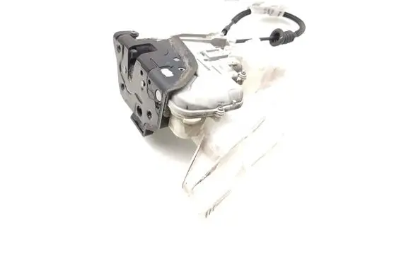 Volkswagen PASSAT B7 Front door lock 3C2837016A
