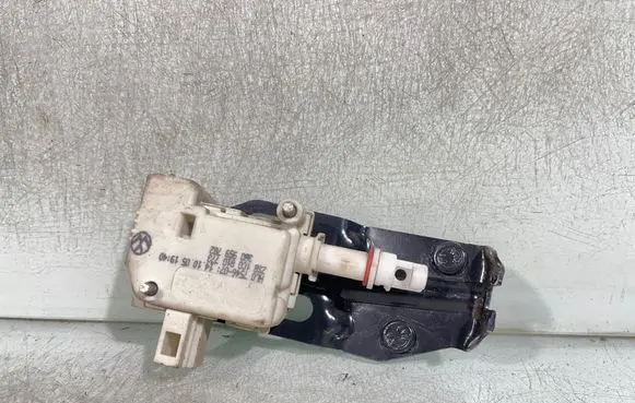 Audi TT Mk1 Fuel tank cap lock 1c0810773
