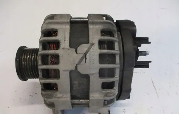 Nissan X-Trail T32 Generator/alternator 231004BE0A