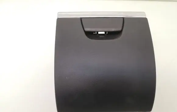 Citroen C6 Glove box