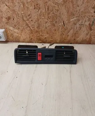 Honda CR-V Dash center air vent grill 8AD31802 10698AD318A08