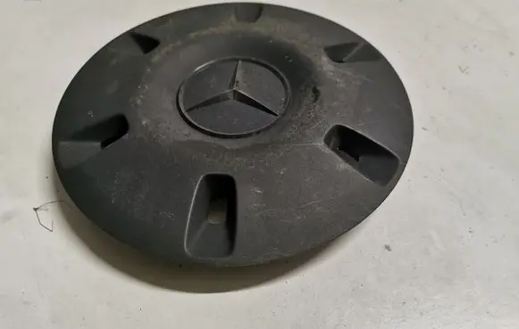 Mercedes-Benz Sprinter W906 R16 wheel hub/cap/trim A9064010025