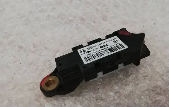 Mercedes-Benz C W203 Airbag deployment crash/impact sensor 0018209126