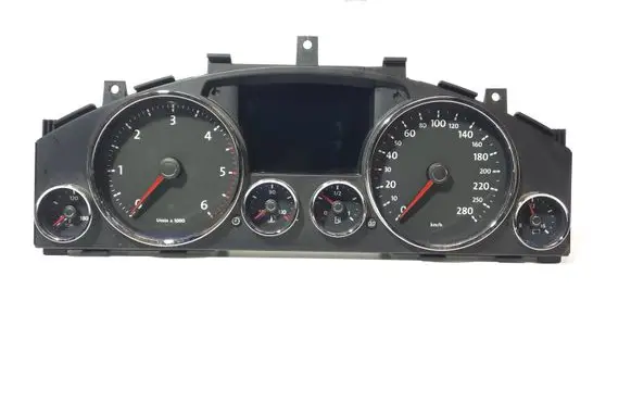 Volkswagen Touareg I Speedometer (instrument cluster) 0263671114 7L6920890C 1030052132