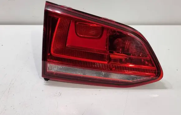 Tailgate rear/tail lights