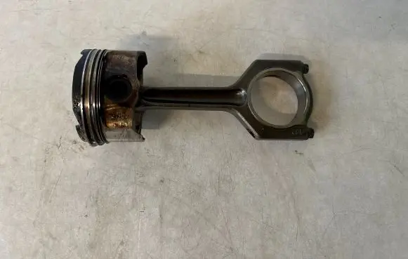 BMW 7 F01 F02 F03 F04 Piston with connecting rod 7613626