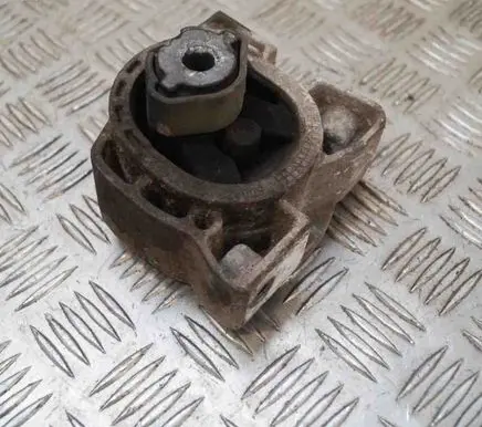 Mercedes-Benz B W245 Engine mount bracket A1692400918