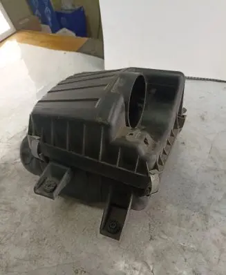 Suzuki Grand Vitara I Air filter box 65DA01 33D14K