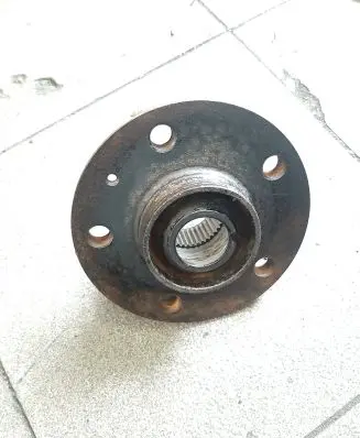 Porsche Macan (95B) Front wheel hub 8K0407615B 8K0407