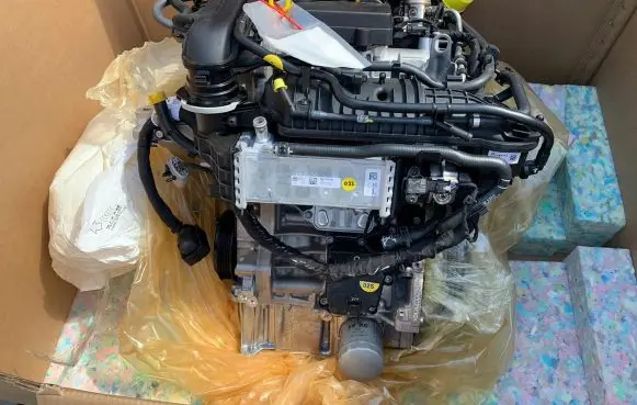 Volkswagen Golf VIII Engine 05C100011