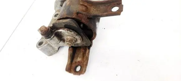 Mitsubishi Lancer X Engine mount bracket