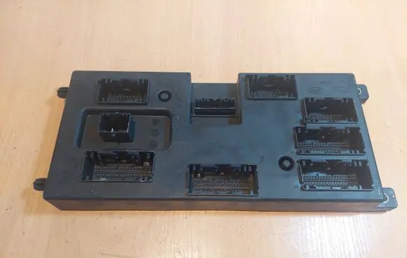 Land Rover Range Rover Velar Central body control module M8E2-14F041-BA A50339487 5D5H17F00