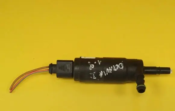 Skoda Octavia Mk1 (1U) Headlight washer pump 1J0955681