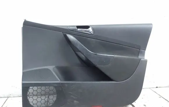 Volkswagen PASSAT B6 Front door card panel trim 3C1867012