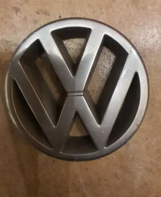 Volkswagen PASSAT B3 Manufacturer badge logo/emblem 3A0853601