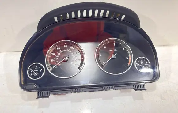BMW 5 F10 F11 Speedometer (instrument cluster) 9255591