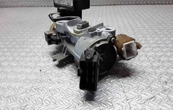 Mitsubishi Pajero Ignition lock MR329406