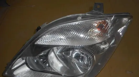 Mercedes-Benz Sprinter W906 Headlight/headlamp A9068200161