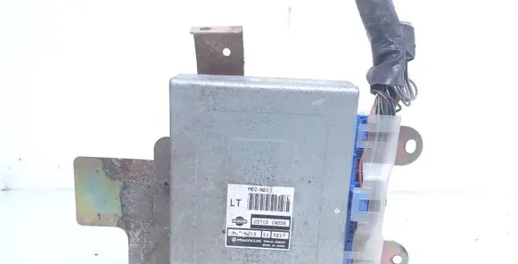 Nissan Sunny Engine control unit/module 237101N008