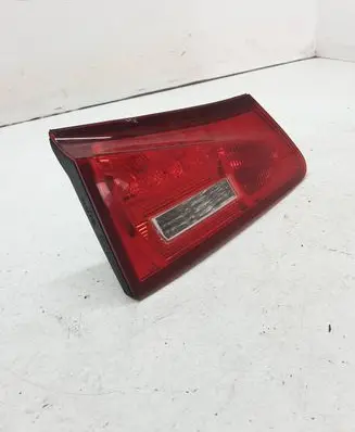 Lexus IS 220D-250-350 Tailgate rear/tail lights