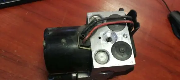 Mercedes-Benz E W210 ABS Pump 0044314812