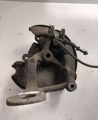 Rear wheel hub