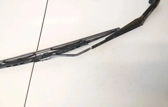 Mitsubishi Pajero Sport I Front wiper blade arm
