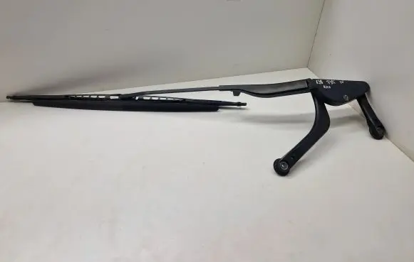 BMW 7 E38 Front wiper blade arm 8352020
